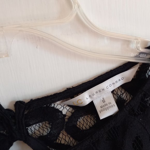 Retro-Vibe Black Lace Dress w/ Triangle Cut Out Back Detail Cocktail Holiday 6 - Picture 10 of 15